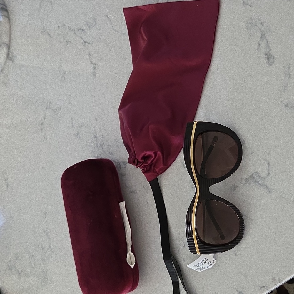 Boucheron Avana Elegant Black and Gold Sunglasses Comes With Box